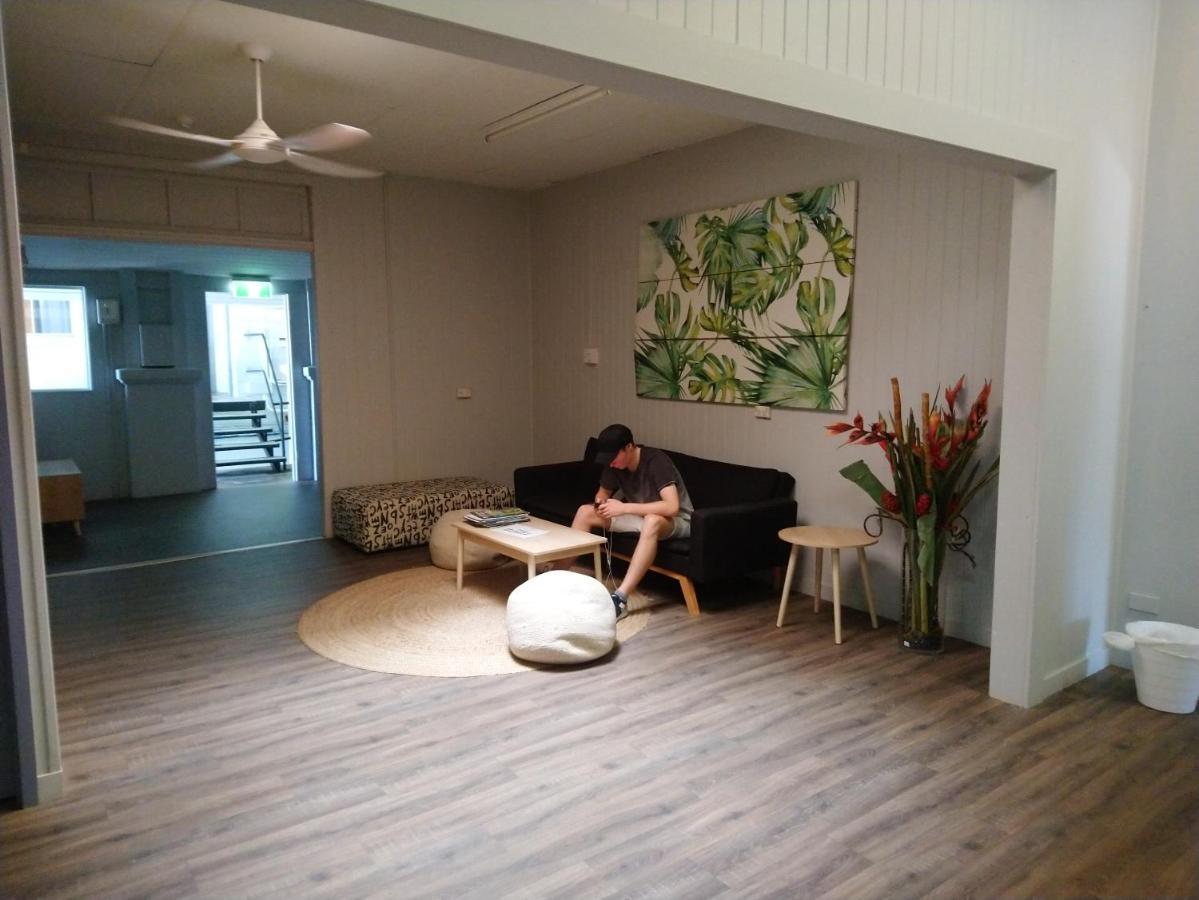 Mumma'S Hostel Кэрнс Экстерьер фото